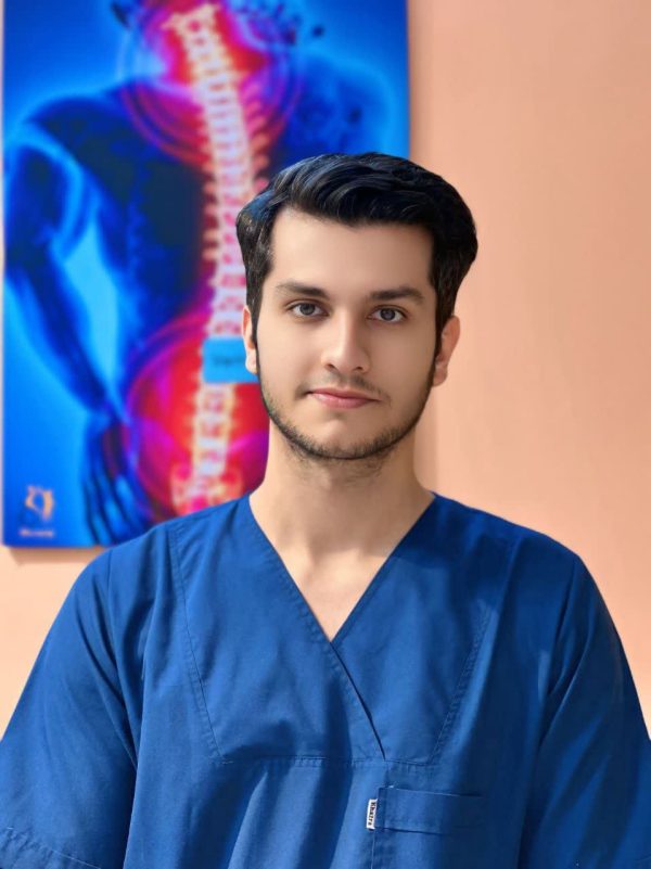 سعید شعبان‌پور، مدیر کلینیک توانبخشی ابریشم و کاردرمانگر (ارگوتراپیست) در مشهد